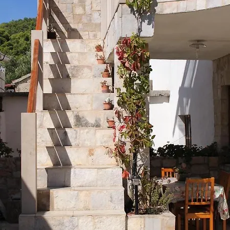 Seaside Secluded Apartments Cove Tvrdni Dolac Bay - Tvrdni Dolac 게스트하우스
